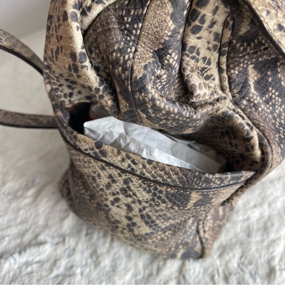 B Makowsky Satchel Shoulder Crossbody Handbag Leather Gray Beige gold Snake Y2K - Picture 7 of 16